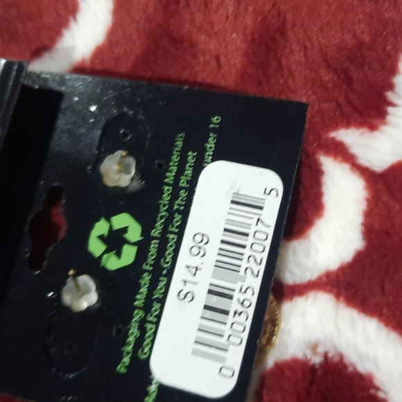 Earrings - Picture 6 of 7